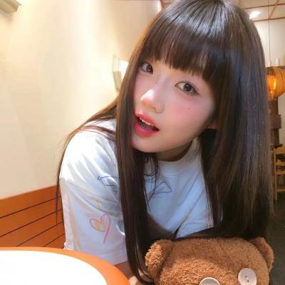 我罩袍下的口红